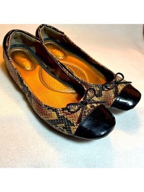 Me Too Ballet Leather Flats